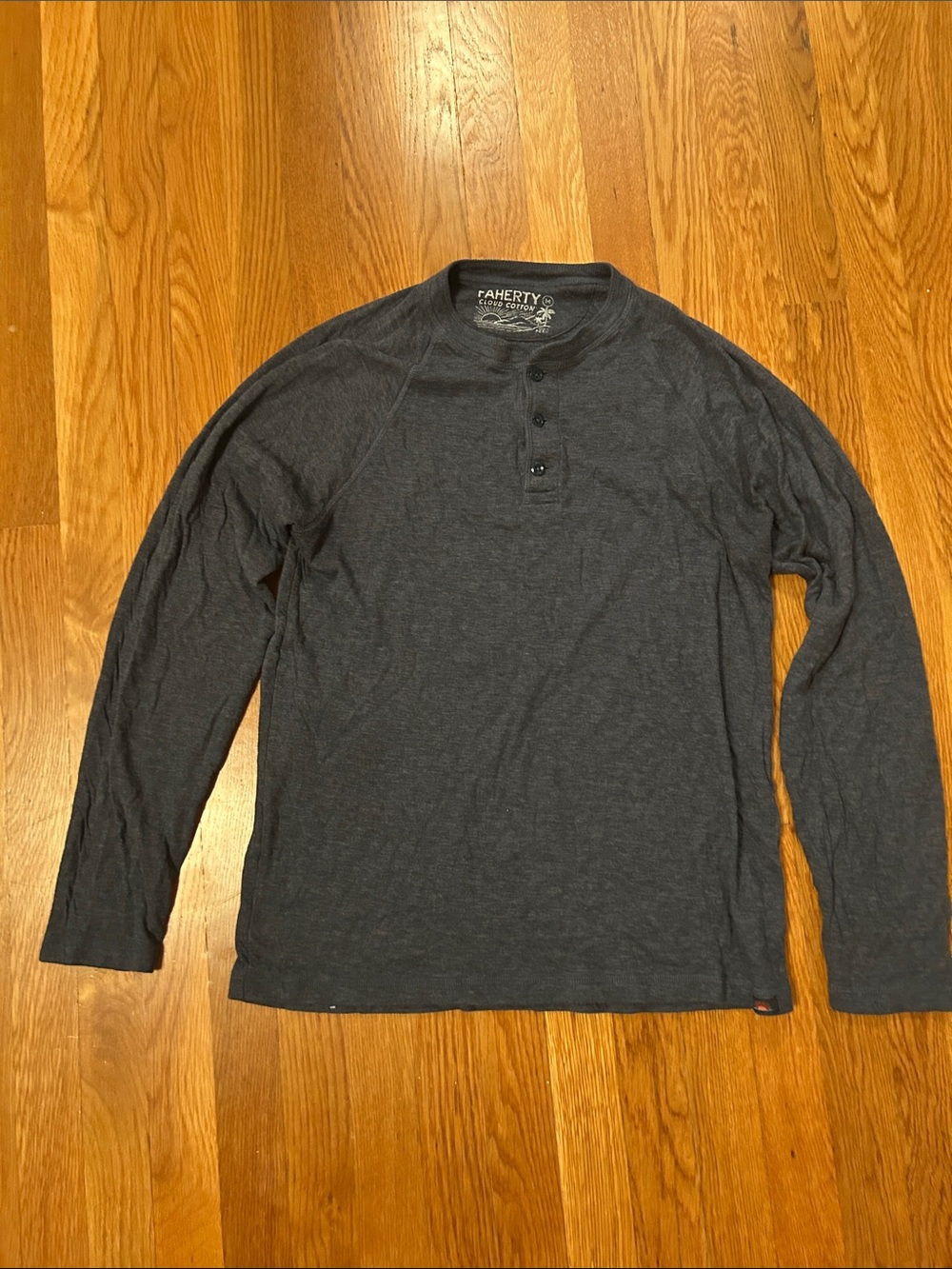 Faherty Dark Blue Long-Sleeve Henley